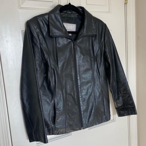 Vintage Wilson’s Black Leather Jacket | M - Picture 2 of 16